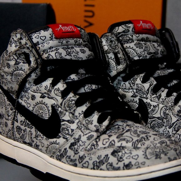 Nike Other - NIKE DUNK V-DAY QUICKSTRIKE 'AMOR' QS